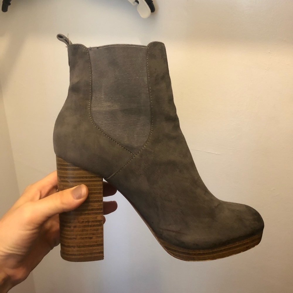 Grey/ purple suede booties
